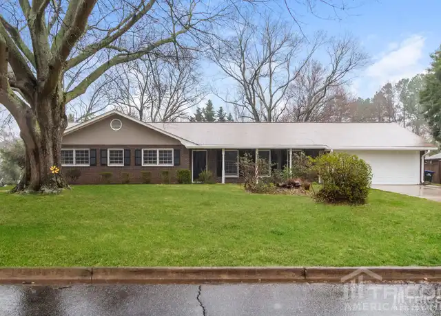 Property at 490 Rocky Creek Dr, Roswell, GA, 30075, 3 beds, 2 baths, [object Object]