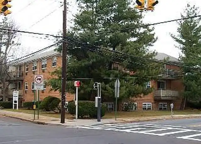Property at 151 Union Ave Unit 2M, Lynbrook, NY, 11563, 0 beds, 1 bath, [object Object]