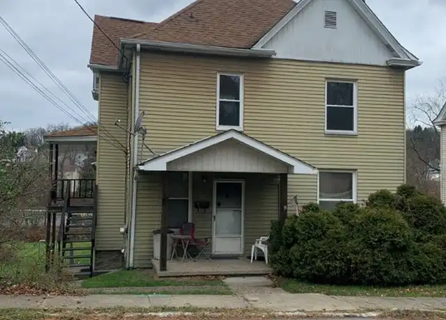 Property at 80 Center Ave #3, Burgettstown, PA, 15021, 1 bed, 1 bath, [object Object]