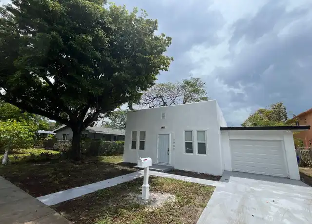 Property at 1940 Sherman St, Hollywood, FL, 33020, 4 beds, 2 baths, [object Object]