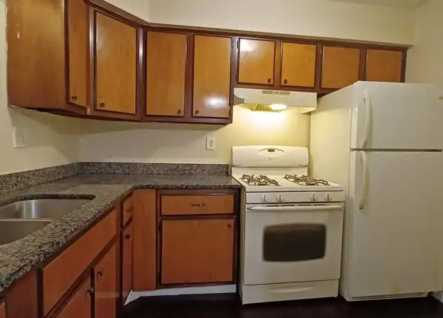 Property at 3627 N Rockton Ave Unit 3627-204, Rockford, IL, 61103, 2 beds, 1 bath, [object Object]