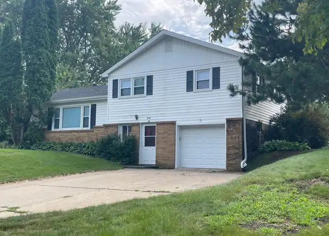 Property at 1056 Ingerson Rd, Saint Paul, MN, 55126, 3 beds, 1.5 baths, [object Object]