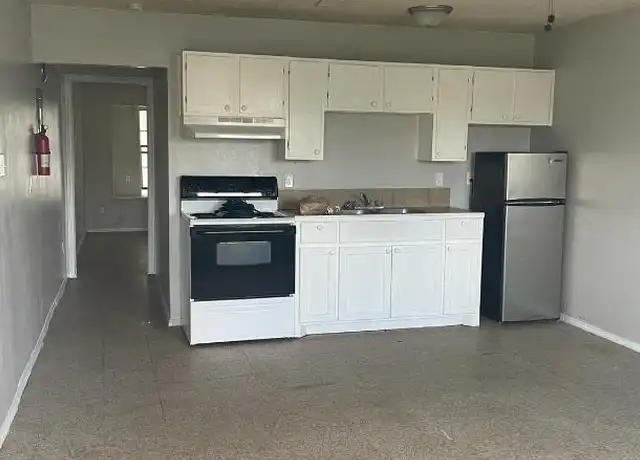 Property at 102 S Holland Ave, Mission, TX, 78572, 1 bed, 1 bath, [object Object]