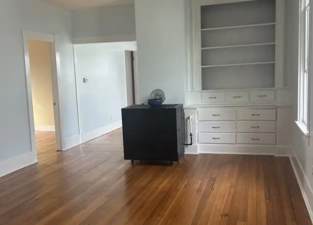 Property at 188 Thompson St Unit 3, New Bedford, MA, 02740, 3 beds, 1 bath, [object Object]