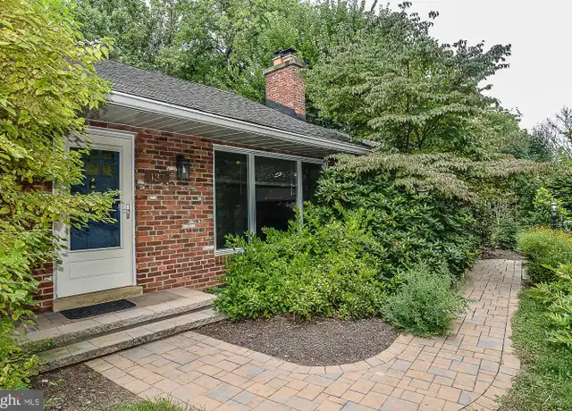 Property at 137 Courthouse Rd SW, Vienna, VA, 22180, 4 beds, 2.5 baths, [object Object]