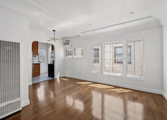 Property at 647 N Spaulding Ave Unit 64125, Los Angeles, CA, 90036, 2 beds, 1 bath, [object Object]