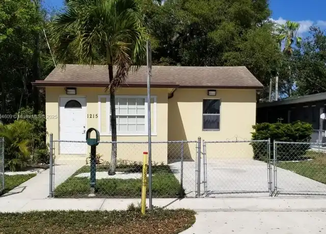 Property at 1215 NE 127th St, North Miami, FL, 33161, 2 beds, 1 bath, [object Object]