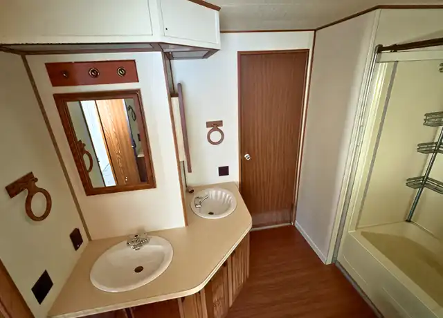 Property at 905 W 37th Ave Unit 10, Hobart, IN, 46342, 2 beds, 1 bath, [object Object]