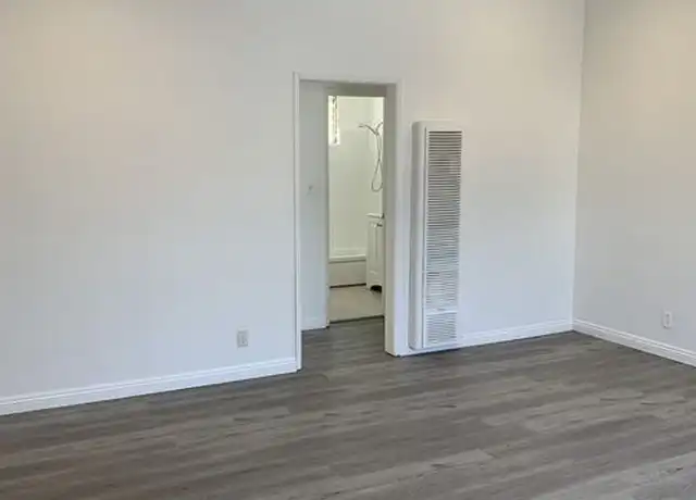 Property at 5360 Kester Ave Unit 11-11, Sherman Oaks, CA, 91411, 1 bed, 1 bath, [object Object]