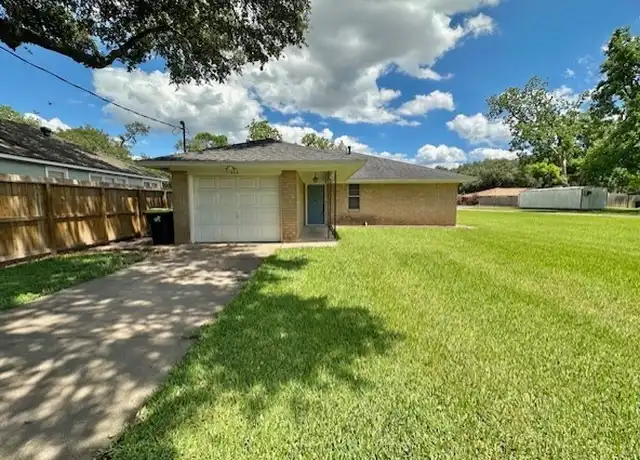Property at 626 N Resident St, Wharton, TX, 77488, 1 bed, 1.5 baths, [object Object]