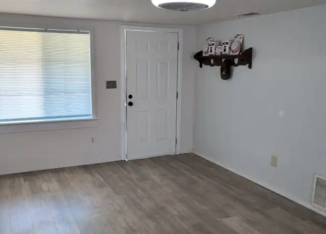 Property at 4171 Linda St, Milton, FL, 32571, 2 beds, 1 bath, [object Object]