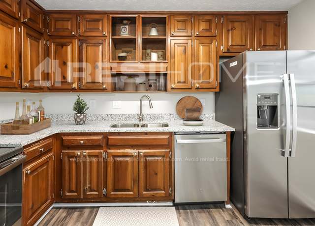 Photo of 270 Winona Dr, Fayetteville, GA 30214