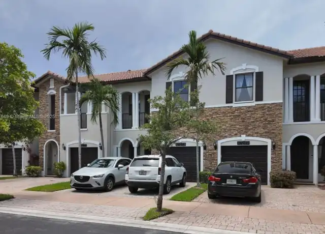 Property at 10269 NW 32nd Ter Unit 10269, Doral, FL, 33172, 3 beds, 2.5 baths, [object Object]