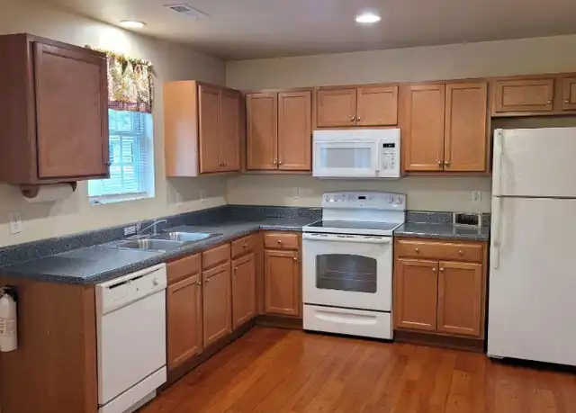 Property at 121 Shacklefords Ct Unit 121, Saluda, VA, 23149, 2 beds, 1 bath, [object Object]