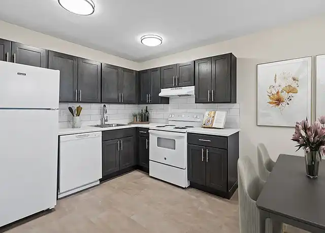 Property at Malcolm Gardens - 450 Little Pl, North Plainfield, NJ, 07060, 1-2 bed, 1 bath, [object Object]