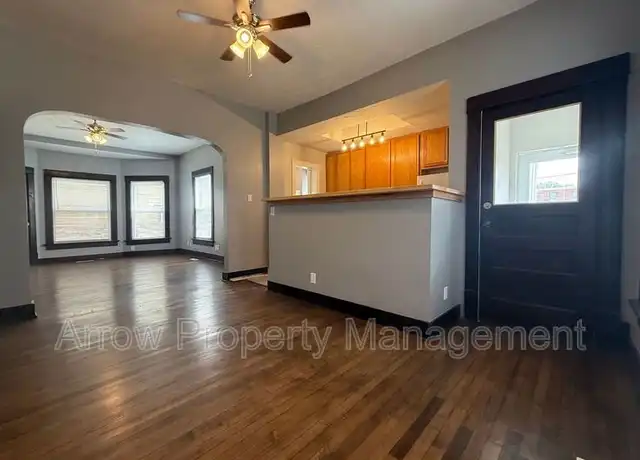 Property at 2727 P St Unit 1, Lincoln, NE, 68503, 2 beds, 1 bath, [object Object]