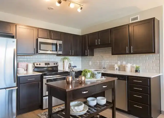 Property at The Cabochon at River Oaks - 2828 Bammel Ln, Houston, TX, 77098, 1-2 bed, 1-2 bath, [object Object]