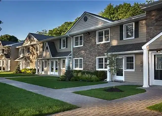Property at Fairfield Courtyard At Middle Island - 525 Tudor Ln, Middle Island, NY, 11953, 1-2 bed, 1 bath, [object Object]