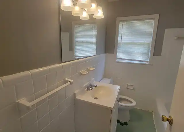 Property at 323 Bonita Dr, Memphis, TN, 38109, 3 beds, 1 bath, [object Object]