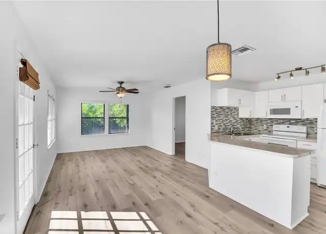 Property at 602 Centre Ct SW #202, Vero Beach, FL, 32962, 2 beds, 2 baths, [object Object]