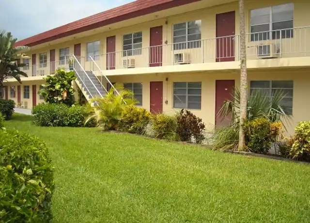 Property at Gem Cove Apartments - 1075 NE 39th St, Oakland Park, FL, 33334, 1 bed, 1 bath, [object Object]