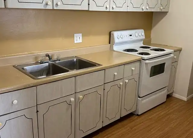 Property at 20 Southwoods Ave Unit 23, Youngstown, OH, 44512, 2 beds, 1 bath, [object Object]