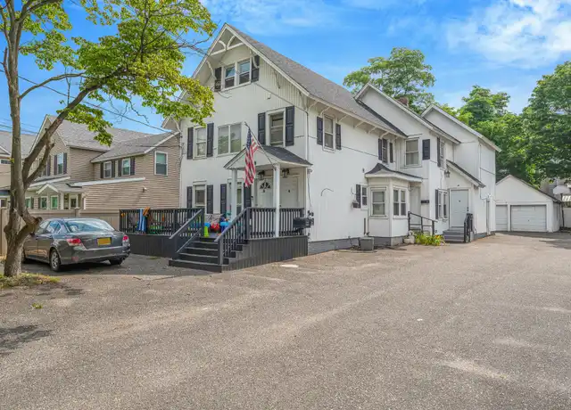 Property at 37 Park Ave Unit 3, Amityville, NY, 11701, 2 beds, 1 bath, [object Object]