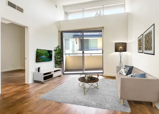 Photo of 22 W Green St, Pasadena, CA 91105