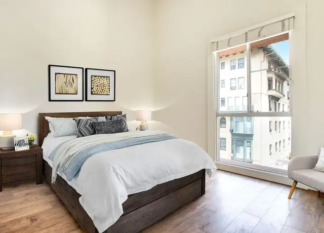 Photo of 22 W Green St, Pasadena, CA 91105