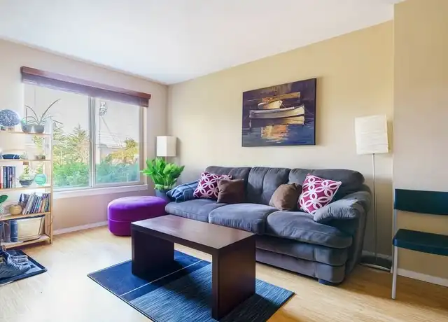 Property at 4750 SE Milwaukie Ave, Portland, OR, 97202, 3 beds, 2 baths, [object Object]