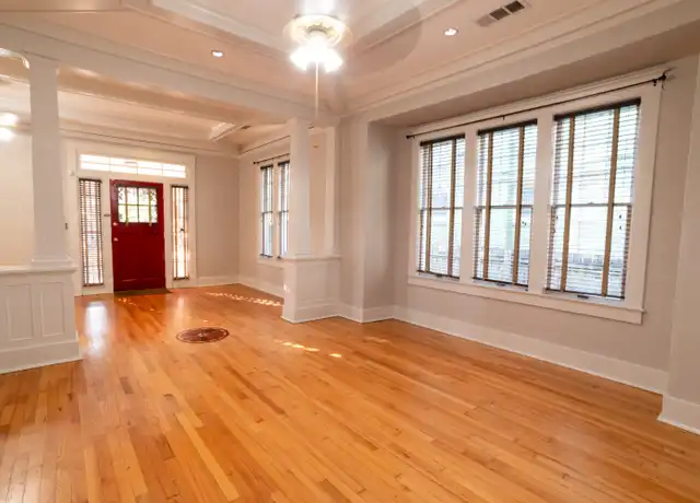 Property at 138 N Tucker St, Memphis, TN, 38104, 3 beds, 2 baths, [object Object]