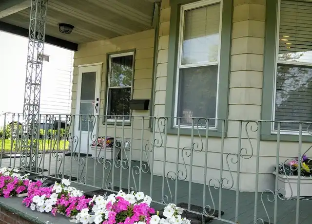 Property at 715 N Mcbride St Unit 2, Syracuse, NY, 13203, 2 beds, 1 bath, [object Object]