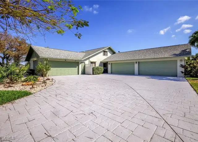Property at 2617 SE 23rd Ave, Cape Coral, FL, 33904, 4 beds, 2 baths, [object Object]