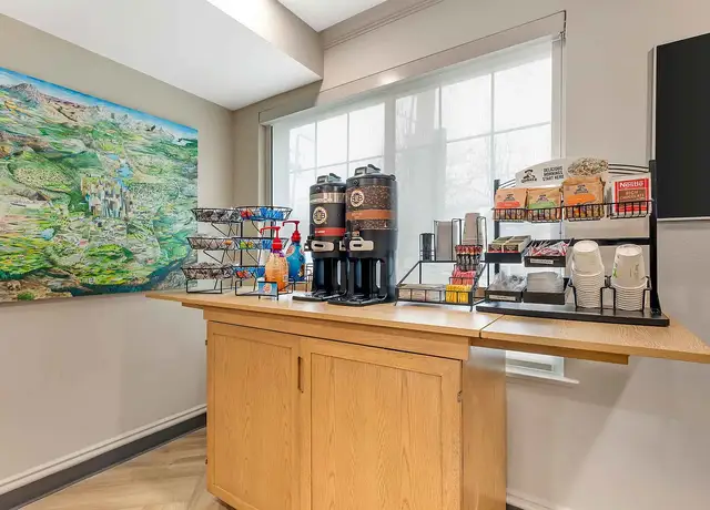Photo of 8201 Old Courthouse Rd, Vienna, VA 22182