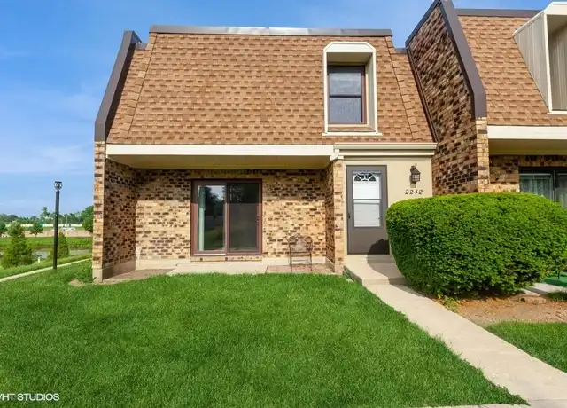 Property at 2242 Country Club Dr Unit 1H, Woodridge, IL, 60517, 3 beds, 2.5 baths, [object Object]
