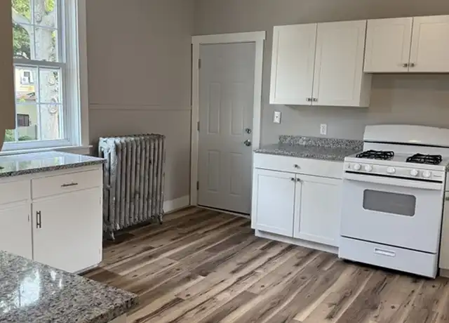 Property at 55 Main St Unit 2, Fairhaven, MA, 02719, 3 beds, 1 bath, [object Object]