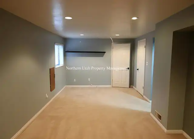 Property at 654 W 2200 N, Woods Cross, UT, 84087, 4 beds, 2 baths, [object Object]