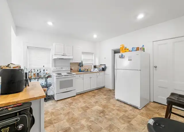 Property at 417 High St Unit 1, Medford, MA, 02155, 3 beds, 2 baths, [object Object]
