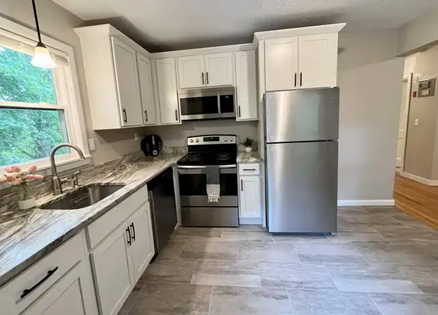Property at 40 Pleasant St Unit 40D, Vernon, CT, 06066, 3 beds, 1 bath, [object Object]