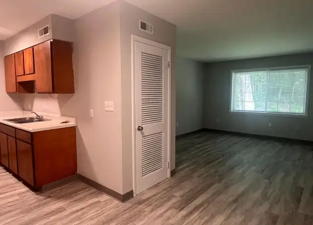 Property at 1120 Arnold Rd Unit E2, Greeneville, TN, 37743, 2 beds, 1 bath, [object Object]