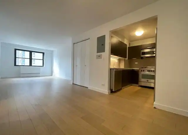 Property at 222 E 39th St, New York, NY, 10016, 1 bed, 1.5 baths, [object Object]
