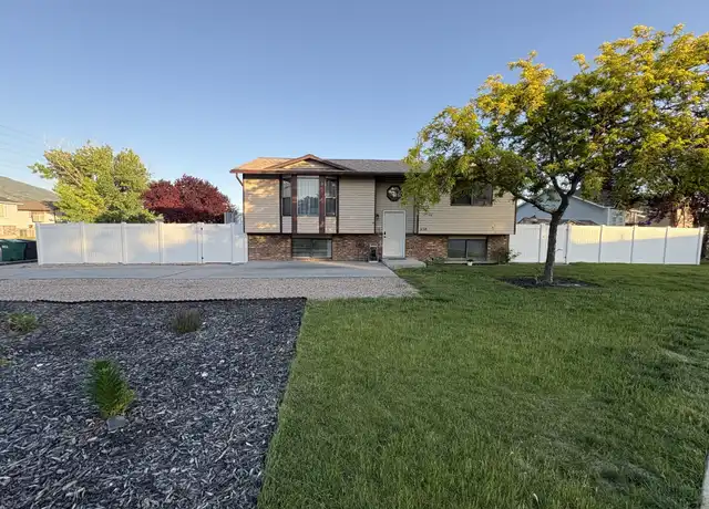Property at 250 E 935 S, Layton, UT, 84041, 3 beds, 1 bath, [object Object]