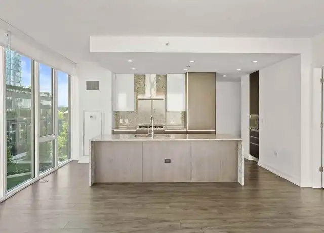 Property at 1140 N Wells St Unit 2-1, Chicago, IL, 60610, 2 beds, 1 bath, [object Object]