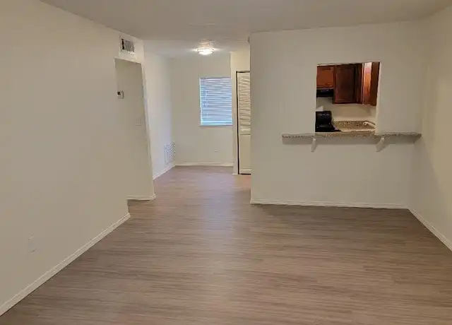Property at 600 NW 29th St, Oklahoma City, OK, 73103, 1 bed, 1 bath, [object Object]