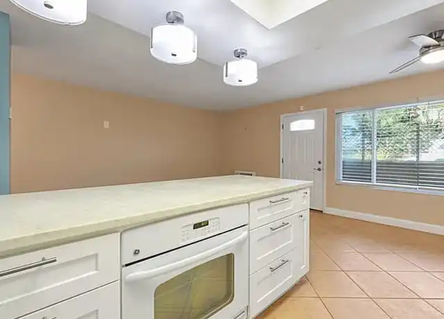 Property at 7555 Linda Vista Rd, San Diego, CA, 92111, 1 bed, 1 bath, [object Object]
