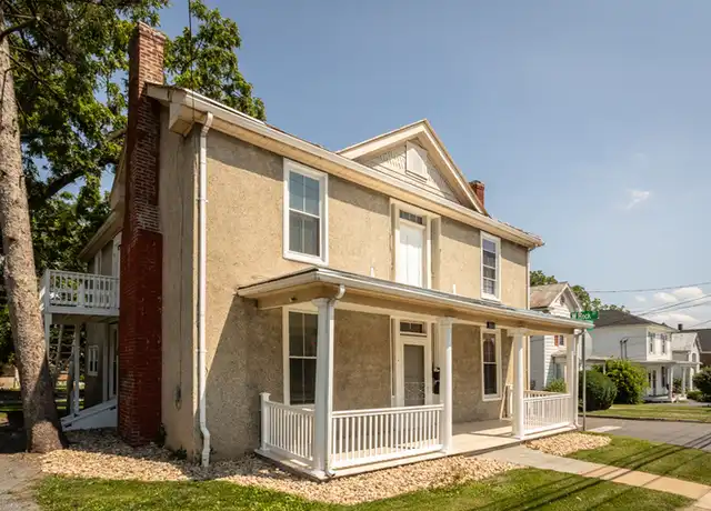 Property at 304 N High St, Harrisonburg, VA, 22802, 4 beds, 3 baths, [object Object]