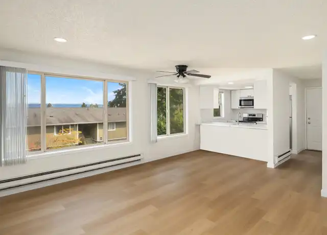 Property at 717 Hawthorne St Unit D10, Everett, WA, 98201, 2 beds, 1 bath, [object Object]