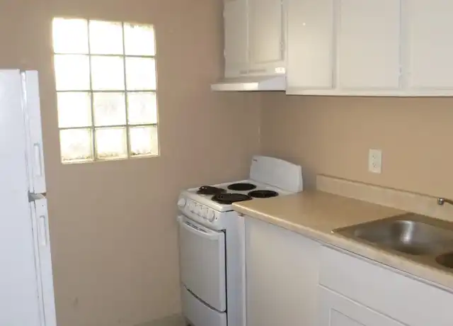 Property at 2411 S 6th Ave Unit 4, Tucson, AZ, 85713, 0 beds, 1 bath, [object Object]