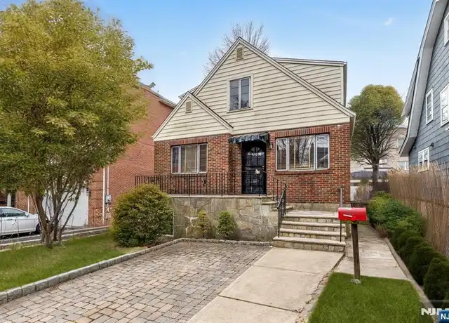 Property at 44 Knox Ave, Cliffside Park, NJ, 07010, 3 beds, 1.5 baths, [object Object]