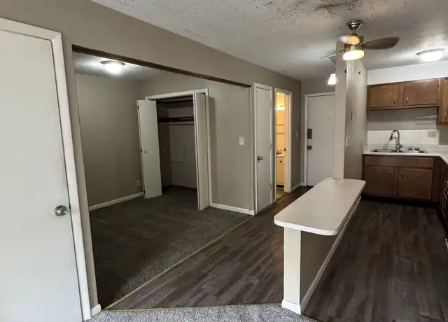 Property at 230 W 3rd St Unit 301, Davenport, IA, 52801, 1 bed, 1 bath, [object Object]